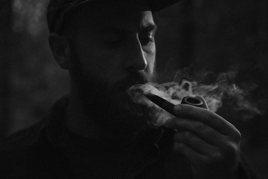 Exploring the World of English Pipe Tobacco: Origins, Popularity, and Latakia's Unique Flavor