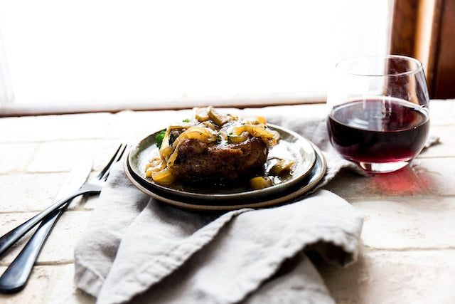 Top 10 Food and Beverage Pairings For Cigars