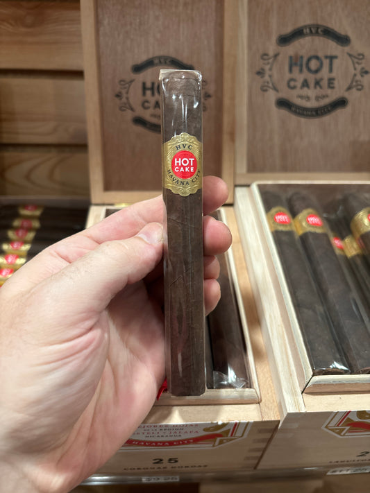 HVC - Hot Cake Maduro Corona Gorda
