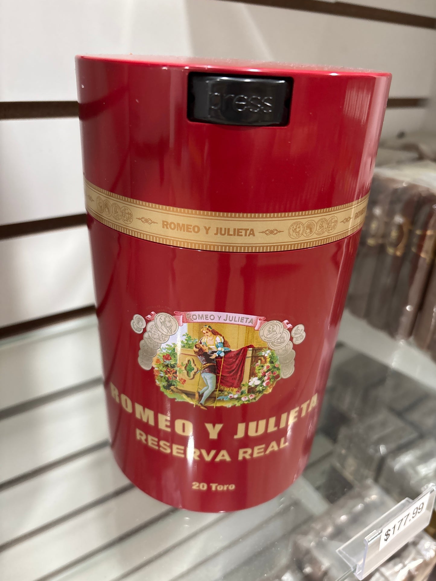 Romeo y Julieta - Reserva Real Toro (Jar of 20)