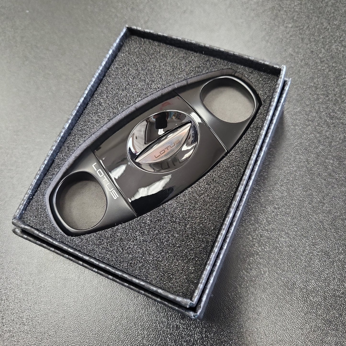 Cutter - Lotus Jaws V-Cut Black