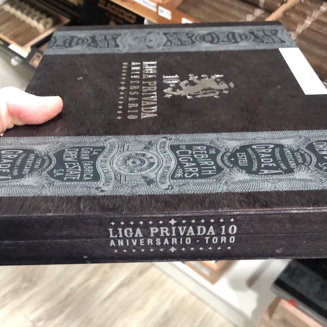 Liga Privada - 10 Aniversario Toro (box of 10)