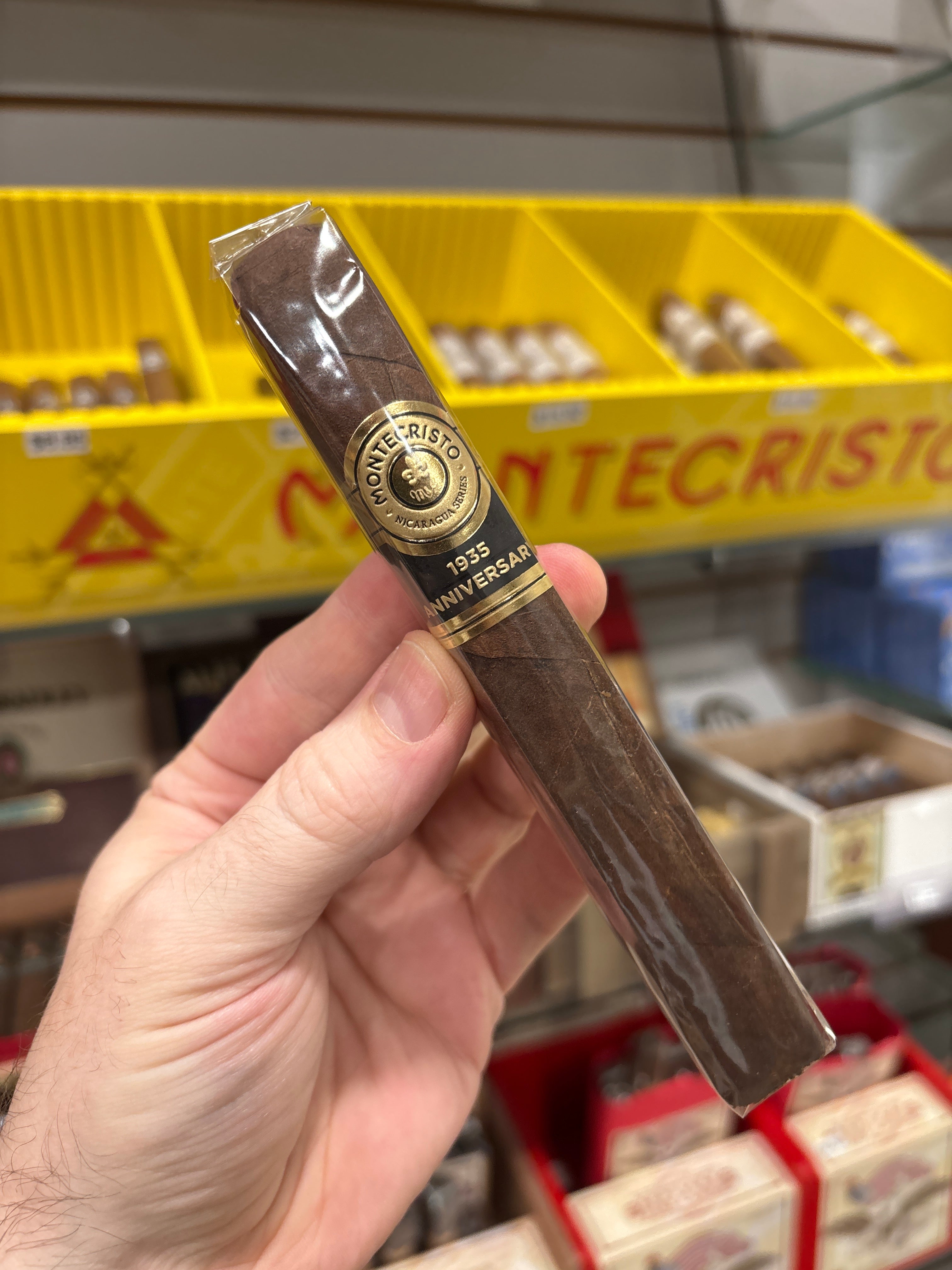 Montecristo - 1935 Anniversary Toro 6x54 Pressed – Route 30 Cigars