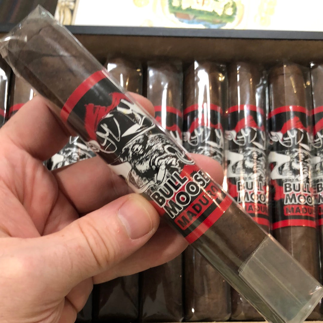 Foundry - Chillin Moose Bull Moose Maduro Gigante 6x60