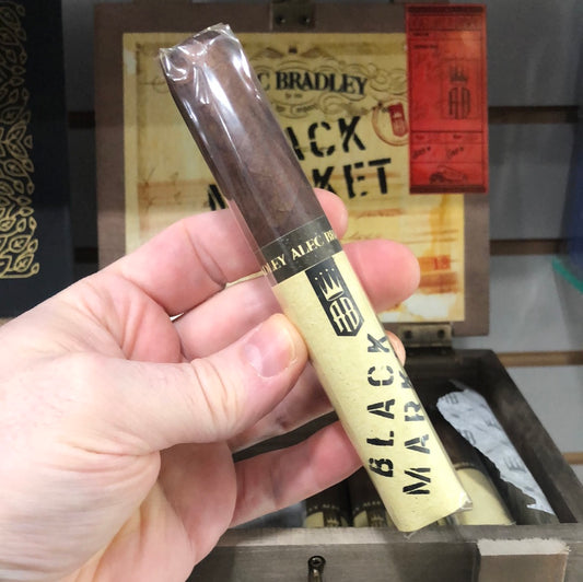 Alec Bradley - Black Market Robusto