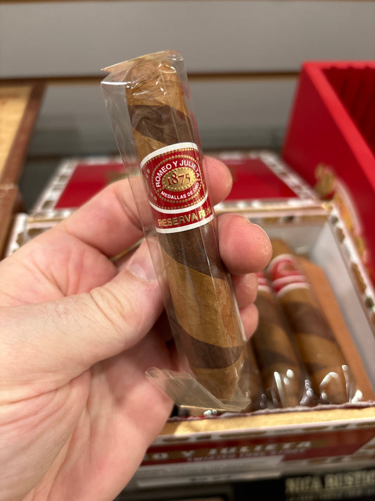 Romeo y Julieta - Twisted Love Story