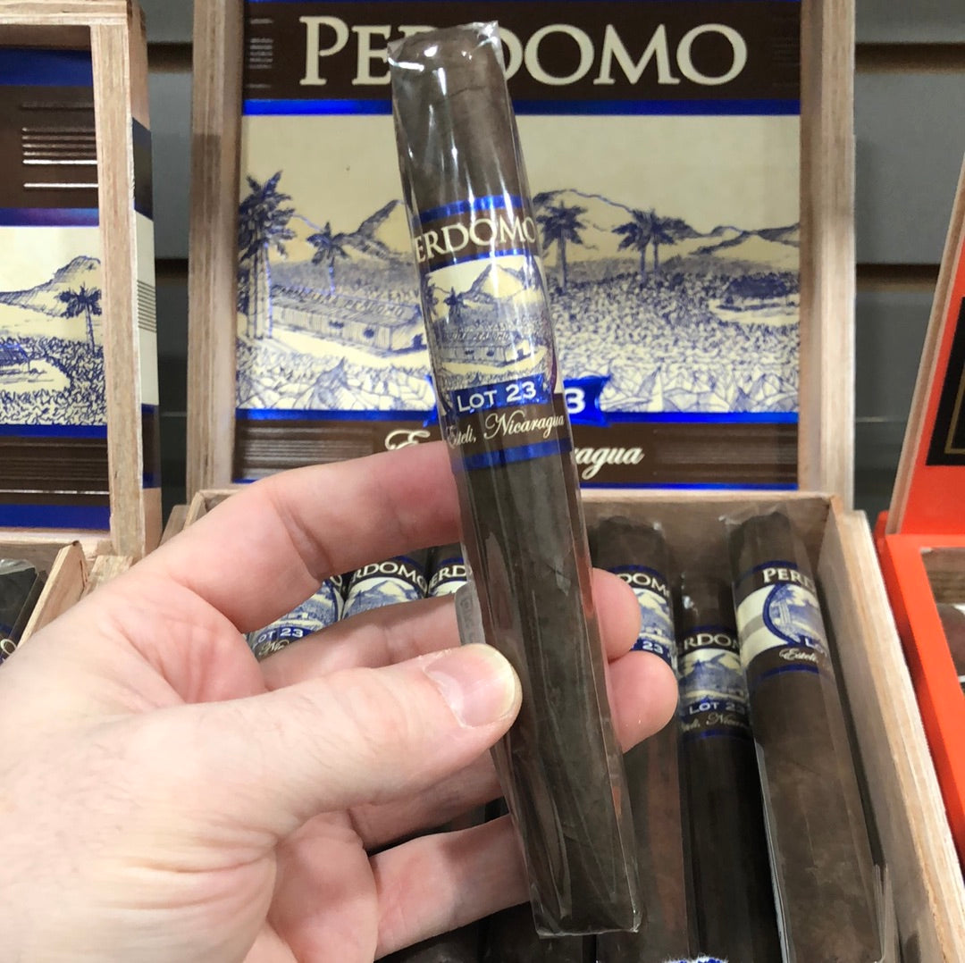 Perdomo - Lot 23 Maduro Toro