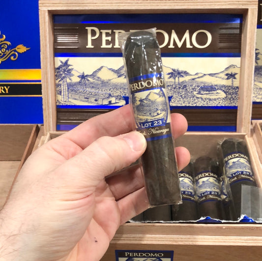 Perdomo - Lot 23 Maduro Gordito