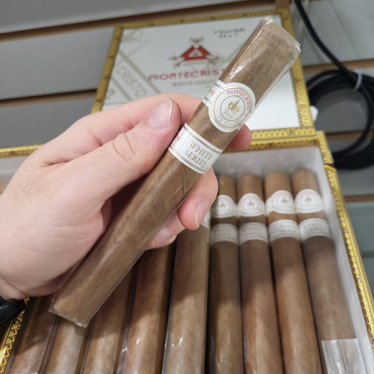 Montecristo - White Churchill 7x54