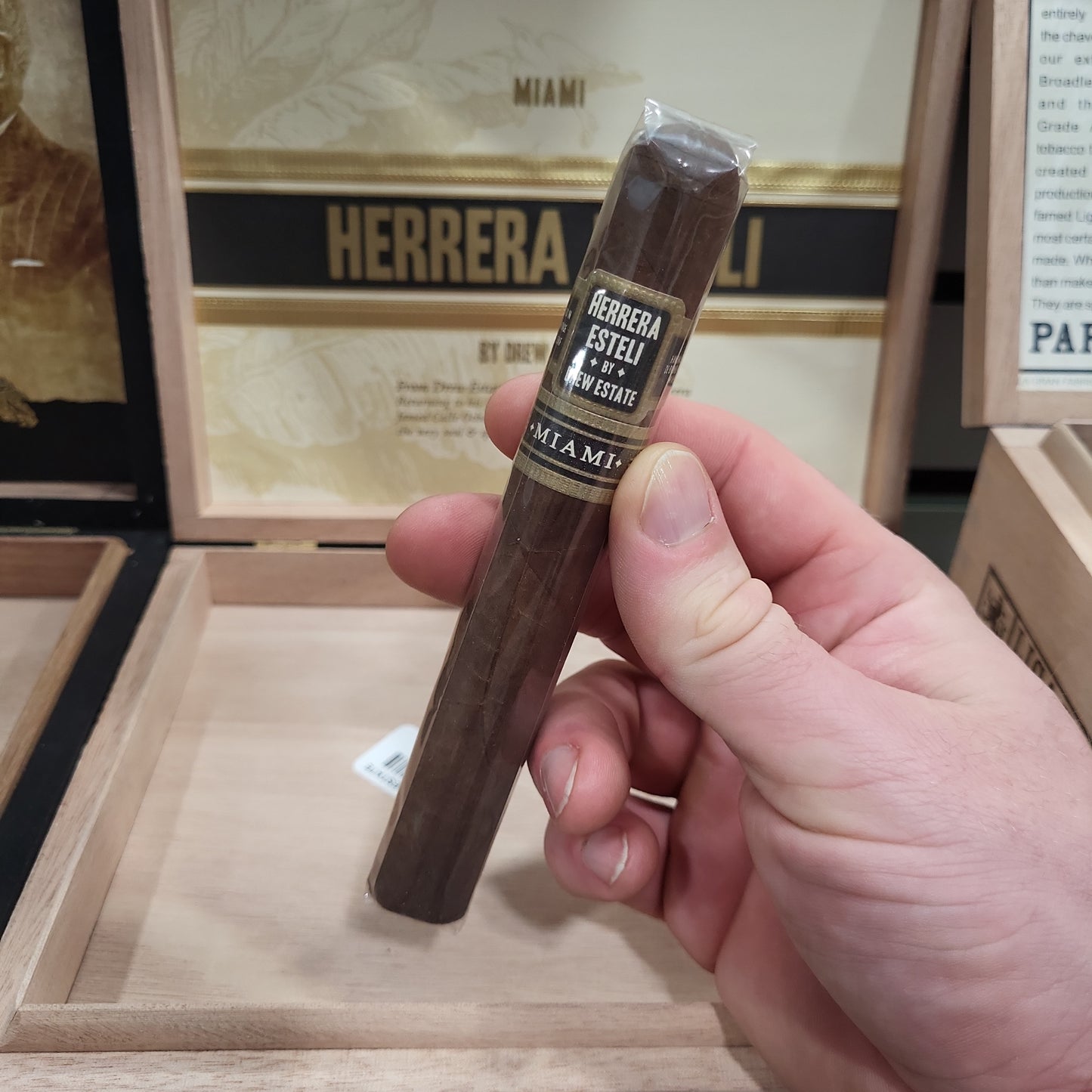 DE Herrera Esteli - Miami Toro