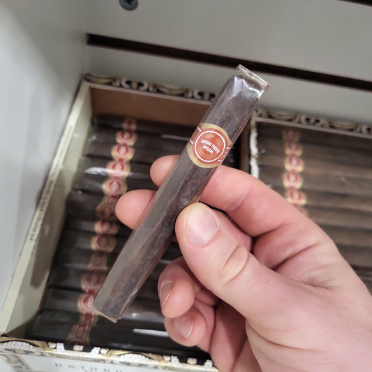 Arturo Fuente - Brevas Royale Maduro