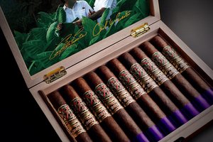 Opus X - Heaven and Earth Tauros the Bull Maduro