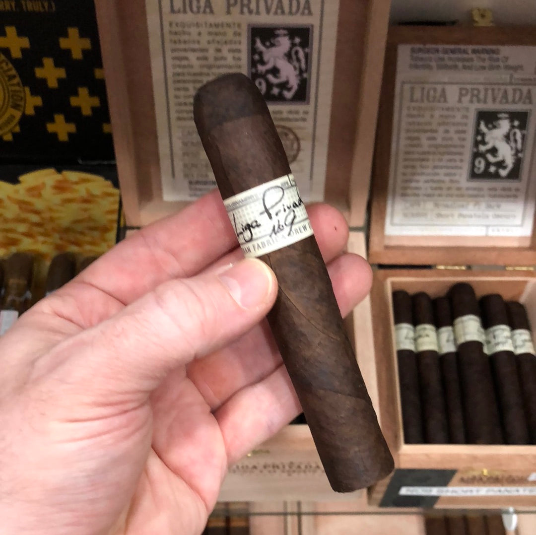 Liga Privada No. 9 - Robusto