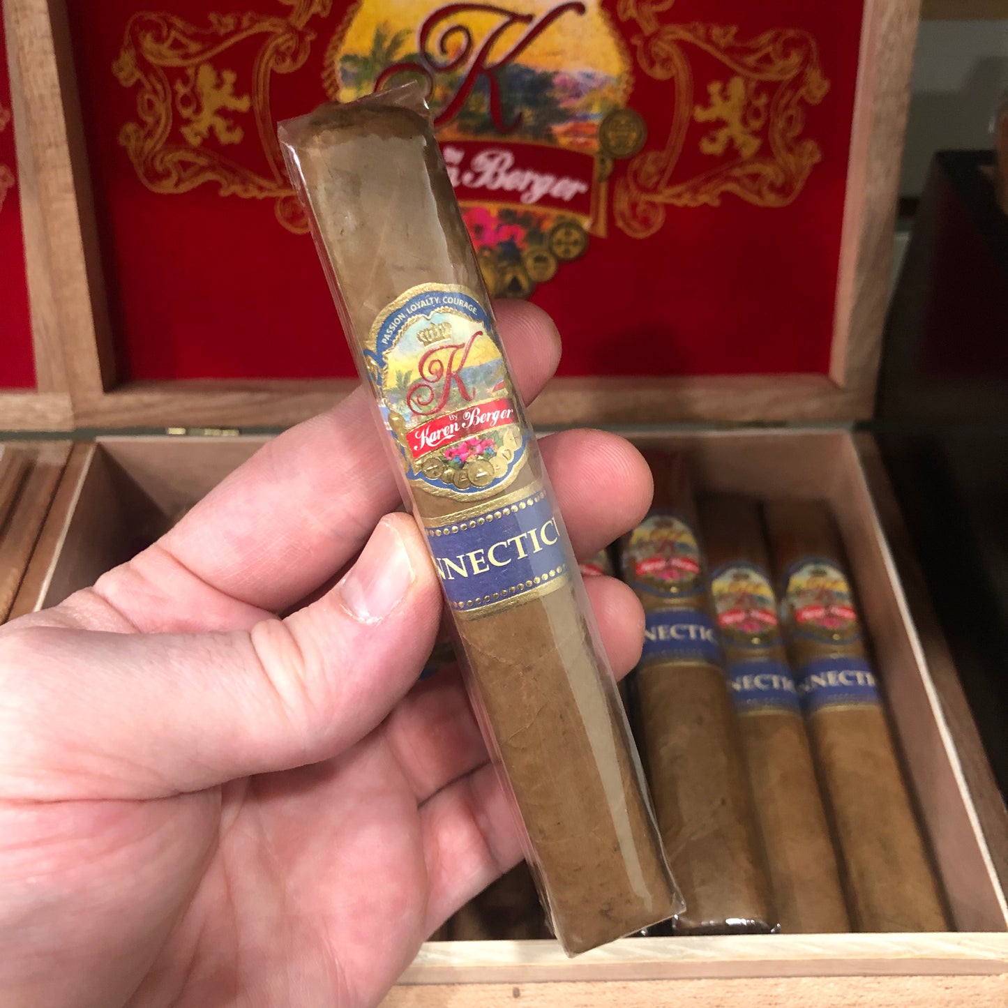 K Karen Berger - Connecticut Robusto